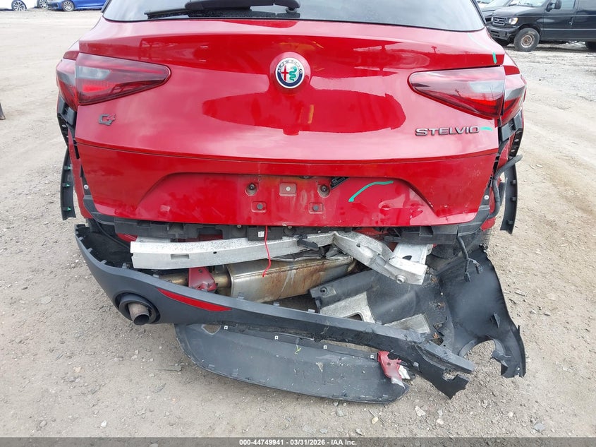2019 Alfa romeo Stelvio VIN ZASPAKBN7K7C71218 IAAI salvage auction — REAR END, Wait Title, sold $4,225 on 2026-08-11 (photo 6)