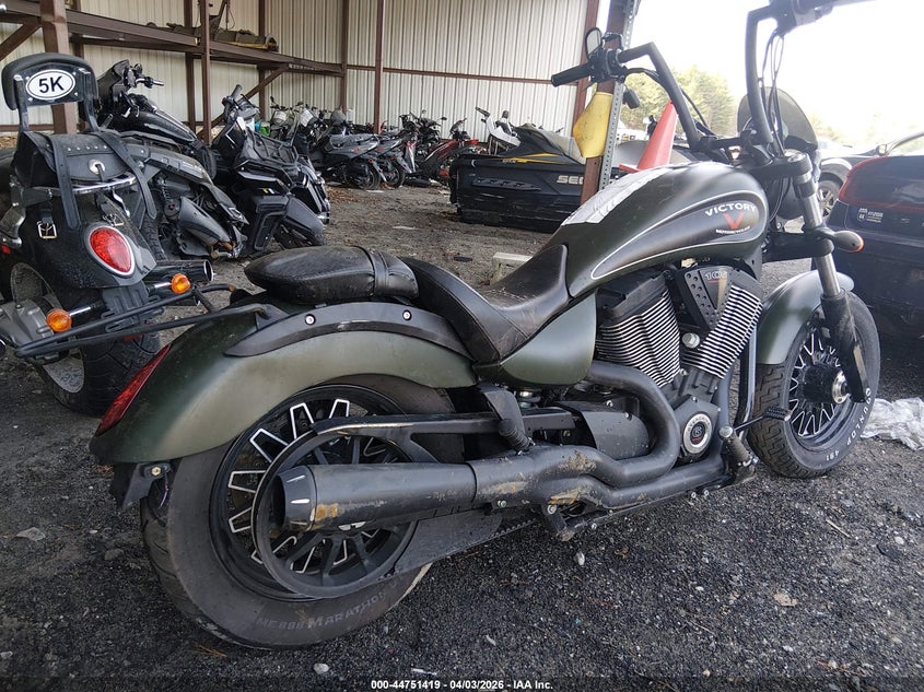 2017 Victory Gunner VIN 5VPCGBAB3H3058412 IAAI salvage auction — LEFT & RIGHT, Wait Title, sold $1,450 on 2026-07-07 (photo 4)