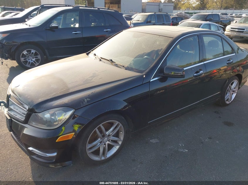 2013 Mercedes-benz C-klasse VIN WDDGF8AB4DR246780 IAAI salvage auction — NORMAL WEAR, Wait Title, sold $300 on 2026-07-22 (photo 2)