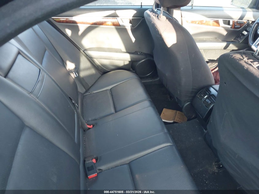 2013 Mercedes-benz C-klasse VIN WDDGF8AB4DR246780 IAAI salvage auction — NORMAL WEAR, Wait Title, sold $300 on 2026-07-22 (photo 8)
