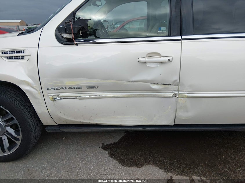 2013 Cadillac Escalade VIN 1GYS4JEF2DR297347 IAAI salvage auction — SIDE, Wait Title, sold $1,550 on 2026-07-09 (photo 6)