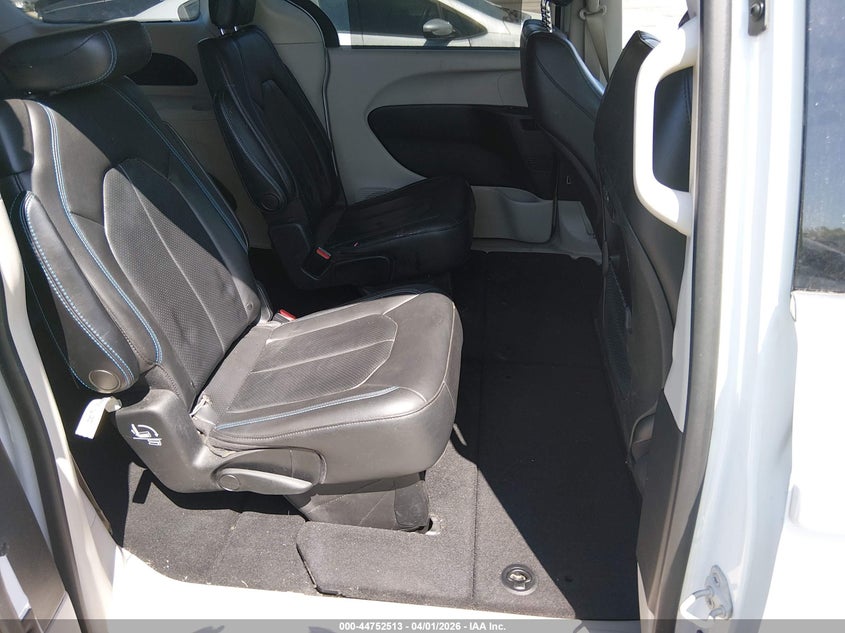 2021 Chrysler Pacifica VIN 2C4RC1BG2MR543134 IAAI salvage auction — RIGHT FRONT, Wait Title, sold $5,300 on 2026-07-18 (photo 8)