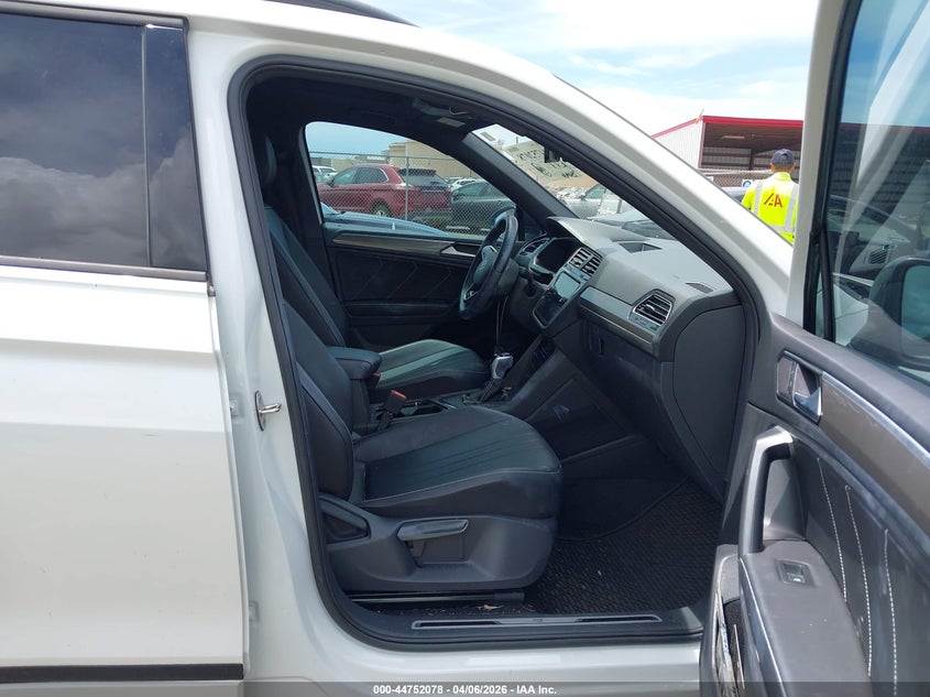 2023 Volkswagen Tiguan VIN 3VVCB7AX0PM137363 IAAI salvage auction — WATER/FLOOD, Salvage (Hawaii), sold $11,500 on 2026-08-11 (photo 5)