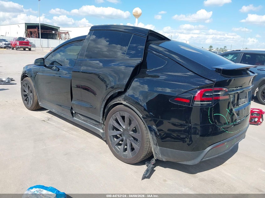 2022 Tesla Model x VIN 7SAXCBE62NF340003 IAAI salvage auction — RIGHT FRONT, Salvage Title, sold $28,700 on 2026-09-03 (photo 3)