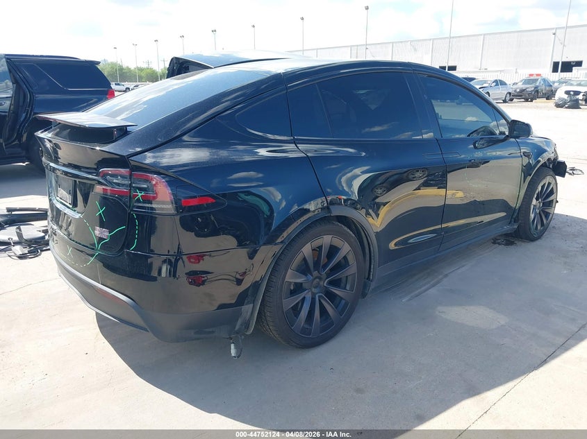 2022 Tesla Model x VIN 7SAXCBE62NF340003 IAAI salvage auction — RIGHT FRONT, Salvage Title, sold $28,700 on 2026-09-03 (photo 4)