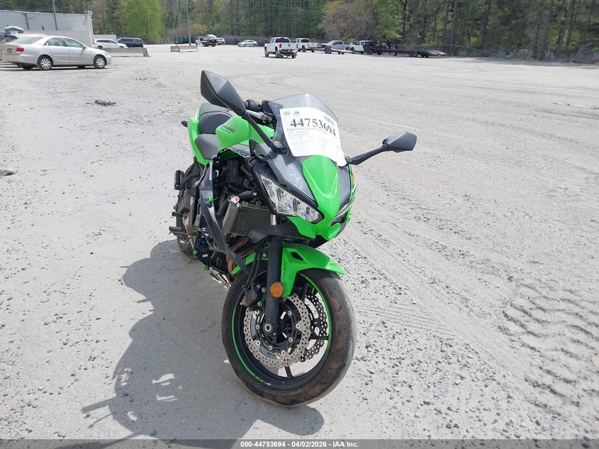 2025 Kawasaki Ninja VIN ML5EXEP11SDAF8474 IAAI salvage auction — RIGHT SIDE, Salvage (Georgia), sold $2,025 on 2026-07-15 (photo 1)