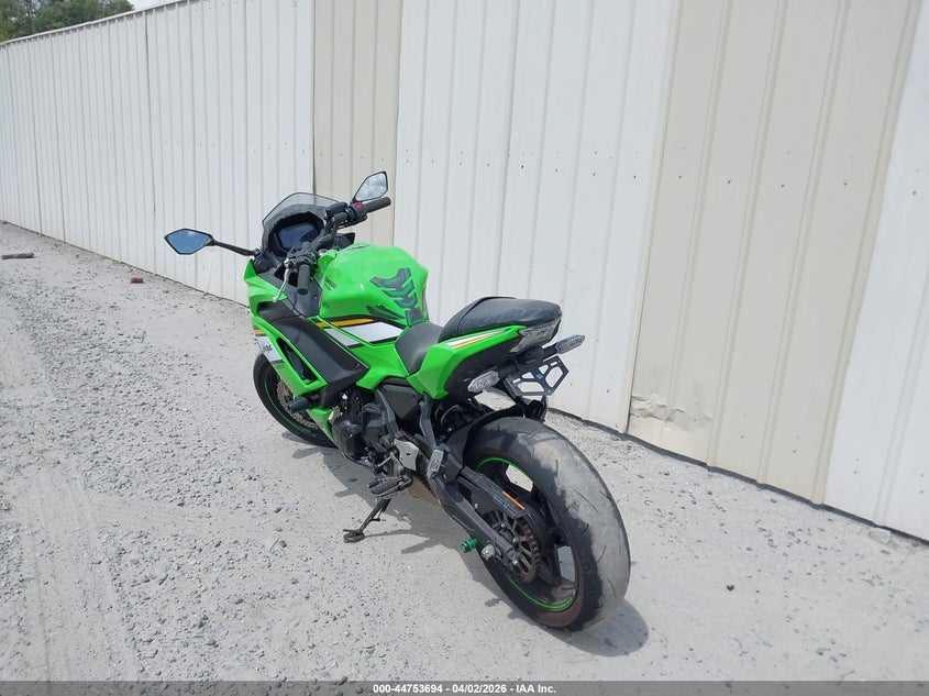 2025 Kawasaki Ninja VIN ML5EXEP11SDAF8474 IAAI salvage auction — RIGHT SIDE, Salvage (Georgia), sold $2,025 on 2026-07-15 (photo 3)