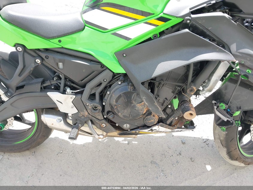 2025 Kawasaki Ninja VIN ML5EXEP11SDAF8474 IAAI salvage auction — RIGHT SIDE, Salvage (Georgia), sold $2,025 on 2026-07-15 (photo 8)