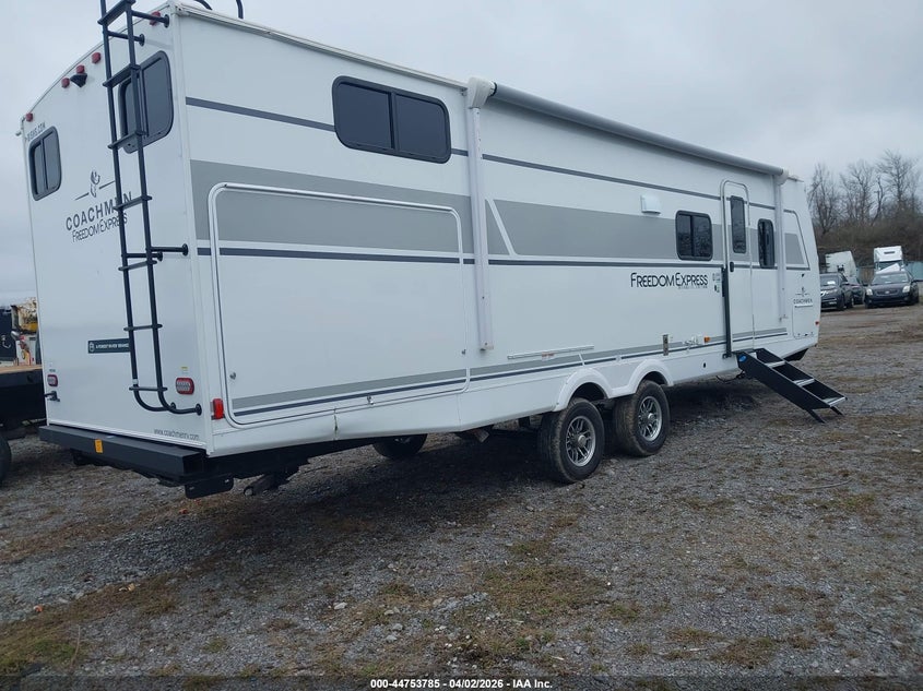 2025 Coachmen Other VIN 5ZT2FEUB9SW030919 IAAI salvage auction — SIDE, Mv-907A (New York), sold $8,050 on 2026-07-15 (photo 4)