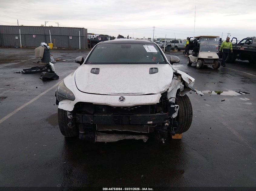 2018 Kia Stinger VIN KNAE45LC2J6039973 IAAI salvage auction — FRONT END, Wait Title, sold $25 on 2026-07-29 (photo 6)