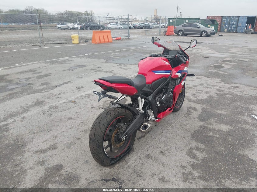 2024 Honda Cbr VIN MLHRH1553R5000503 IAAI salvage auction — THEFT, Salvage (Illinois), sold $3,600 on 2026-07-07 (photo 4)