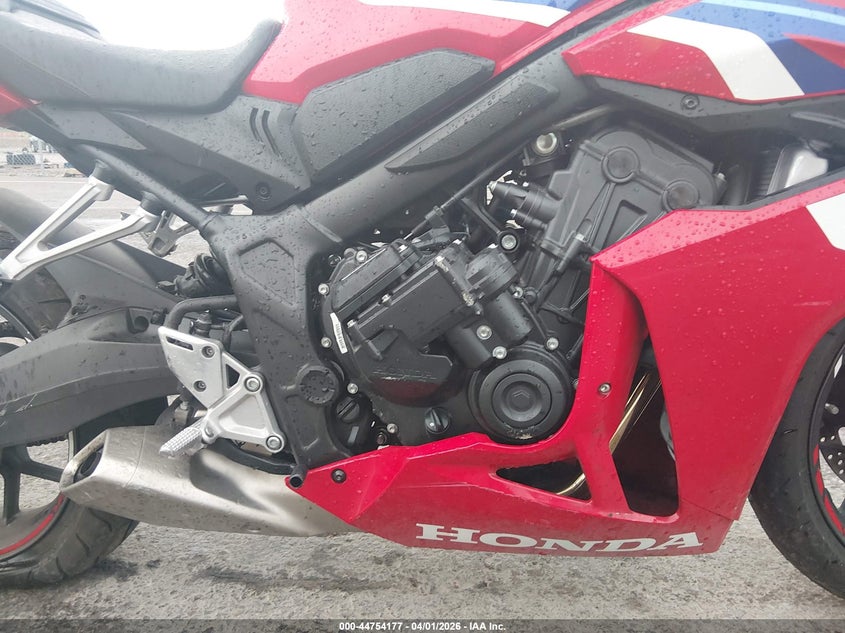 2024 Honda Cbr VIN MLHRH1553R5000503 IAAI salvage auction — THEFT, Salvage (Illinois), sold $3,600 on 2026-07-07 (photo 8)