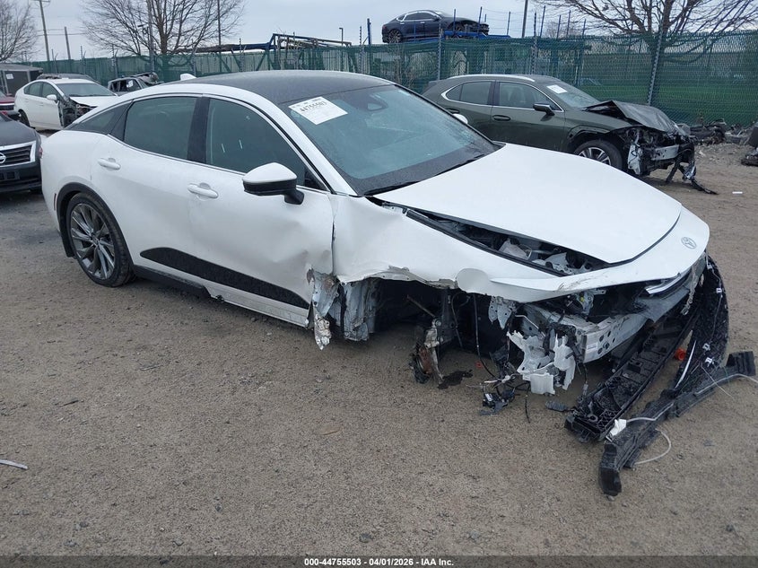 2025 Toyota Crown VIN JTDAAAAF1S3037666 IAAI salvage auction — RIGHT FRONT, Salvage (New Jersey), sold $14,250 on 2026-07-10 (photo 1)