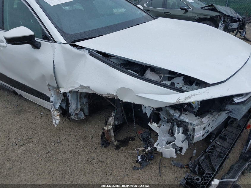 2025 Toyota Crown VIN JTDAAAAF1S3037666 IAAI salvage auction — RIGHT FRONT, Salvage (New Jersey), sold $14,250 on 2026-07-10 (photo 6)