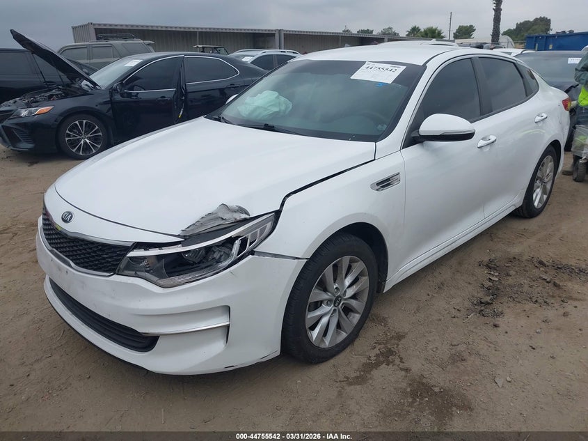 2017 Kia Optima VIN 5XXGT4L34HG172884 IAAI salvage auction — RIGHT SIDE, Wait Title, sold $925 on 2026-07-29 (photo 2)