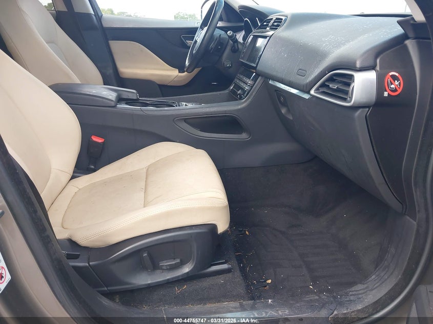 2017 Jaguar F-pace VIN SADCJ2BV5HA497944 IAAI salvage auction — FRONT & REAR, Rebuildable (Florida), sold $3,950 on 2026-09-07 (photo 5)