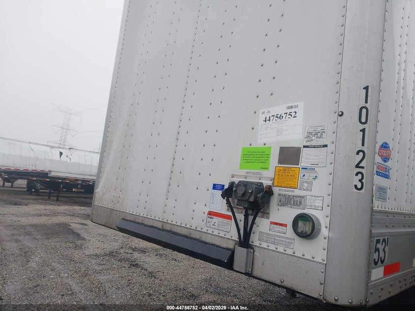 2023 Utility trailer mfg Semi trailer VIN 1UYVS2539P7951105 IAAI salvage auction — REAR END, Salvage (Illinois), sold $10,400 on 2026-08-17 (photo 7)