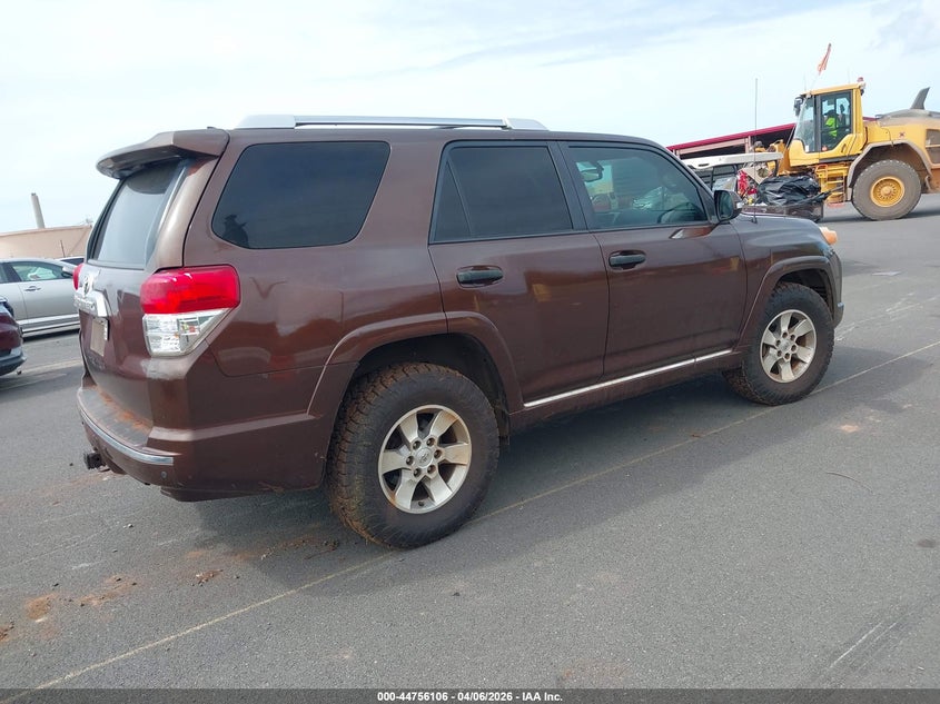 2010 Toyota 4runner VIN JTEZU5JRXA5007205 IAAI salvage auction — WATER/FLOOD, Salvage (Hawaii), sold $1,800 on 2026-07-28 (photo 4)