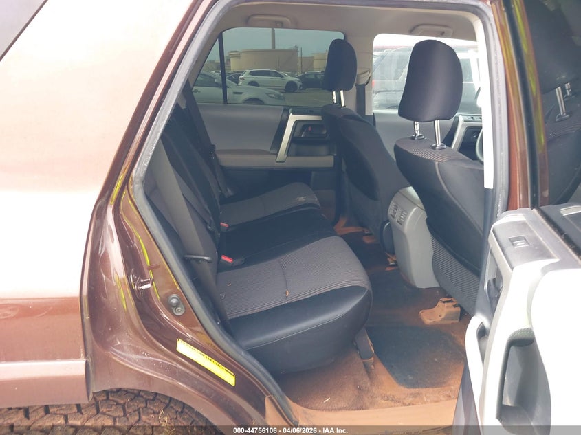 2010 Toyota 4runner VIN JTEZU5JRXA5007205 IAAI salvage auction — WATER/FLOOD, Salvage (Hawaii), sold $1,800 on 2026-07-28 (photo 8)
