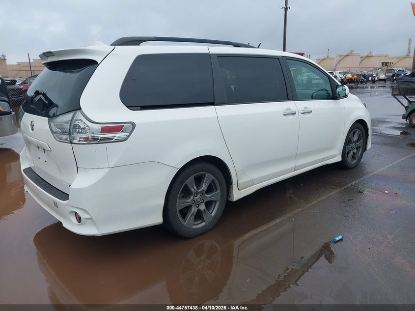 2020 Toyota Sienna VIN 5TDXZ3DC6LS064149 IAAI salvage auction — WATER/FLOOD, Salvage (Hawaii), sold $6,550 on 2026-07-14 (photo 4)