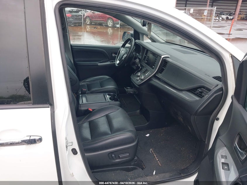 2020 Toyota Sienna VIN 5TDXZ3DC6LS064149 IAAI salvage auction — WATER/FLOOD, Salvage (Hawaii), sold $6,550 on 2026-07-14 (photo 5)