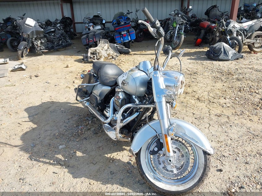 2014 Harley-davidson Road king VIN 1HD1FBM17EB672018 — IAAI salvage auction photo