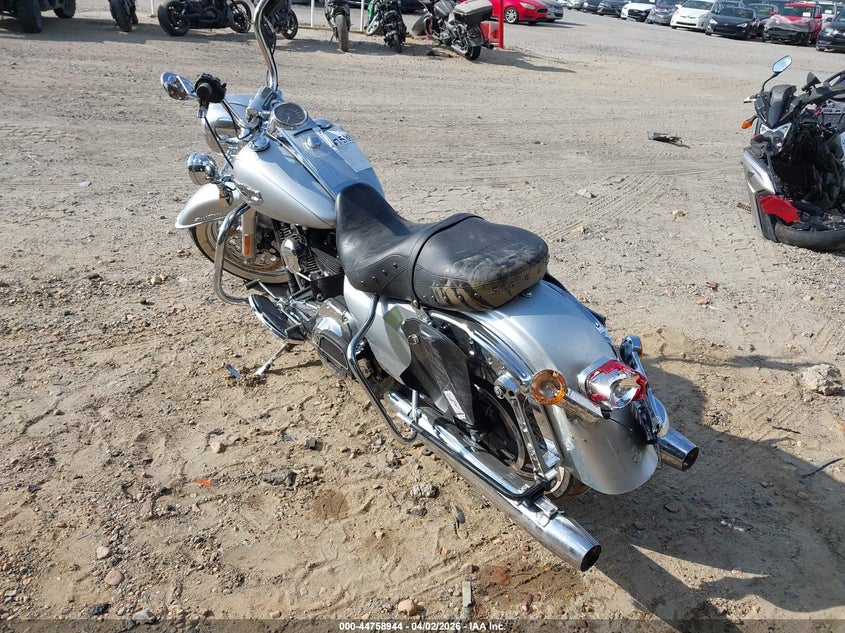 2014 Harley-davidson Road king VIN 1HD1FBM17EB672018 IAAI salvage auction — FRONT & REAR, Wait Title, sold $3,750 on 2026-07-07 (photo 3)