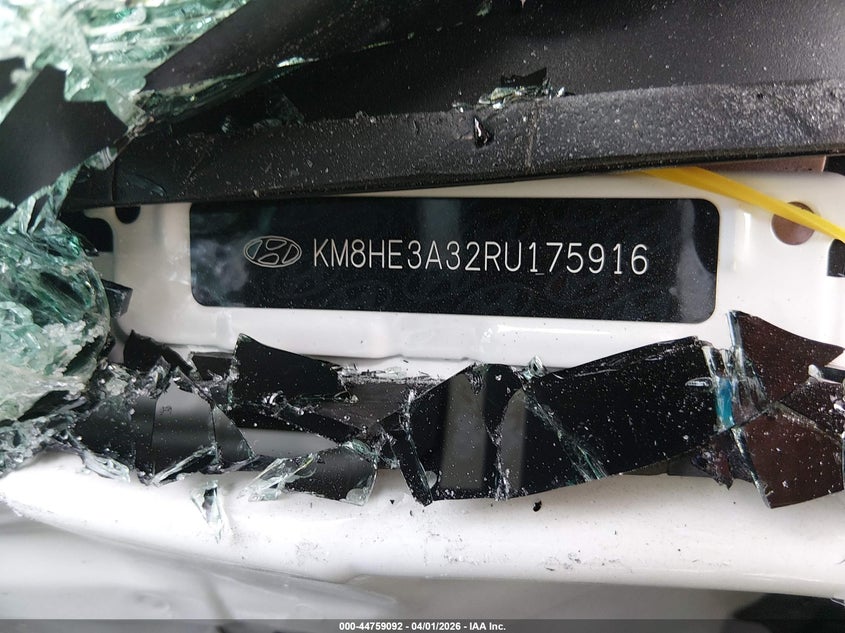 2024 Hyundai Kona VIN KM8HE3A32RU175916 IAAI salvage auction — SIDE, Wait Title, sold $2,850 on 2026-07-30 (photo 9)