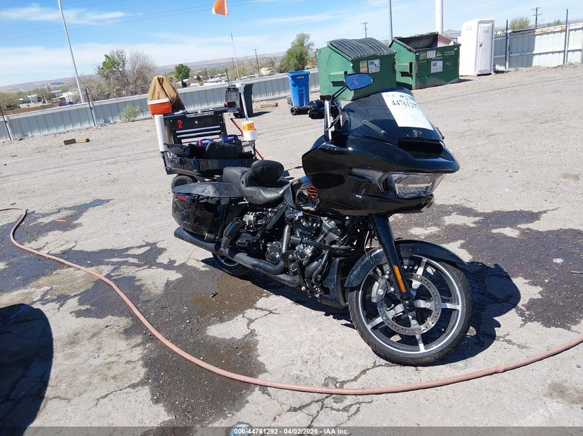 2025 Harley-davidson Road glide VIN 1HD1KH715SB613541 IAAI salvage auction — LEFT SIDE, Wait Title, sold $8,850 on 2026-07-22 (photo 1)