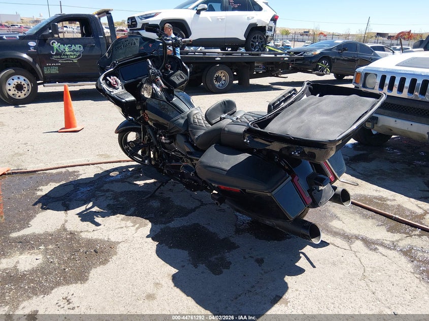 2025 Harley-davidson Road glide VIN 1HD1KH715SB613541 IAAI salvage auction — LEFT SIDE, Wait Title, sold $8,850 on 2026-07-22 (photo 3)