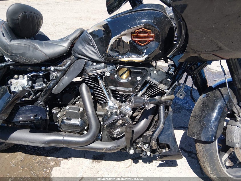 2025 Harley-davidson Road glide VIN 1HD1KH715SB613541 IAAI salvage auction — LEFT SIDE, Wait Title, sold $8,850 on 2026-07-22 (photo 8)