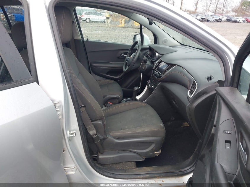 2021 Chevrolet Trax VIN KL7CJKSB5MB301438 IAAI salvage auction — FRONT END, Salvage (West Virginia), sold $1,625 on 2026-07-08 (photo 5)