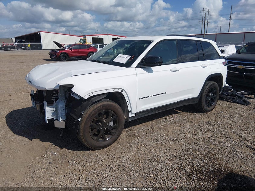 2025 Jeep Grand cherokee VIN 1C4RJGAG3S8775177 IAAI salvage auction — FRONT END, Wait Title, sold $14,200 on 2026-08-01 (photo 2)
