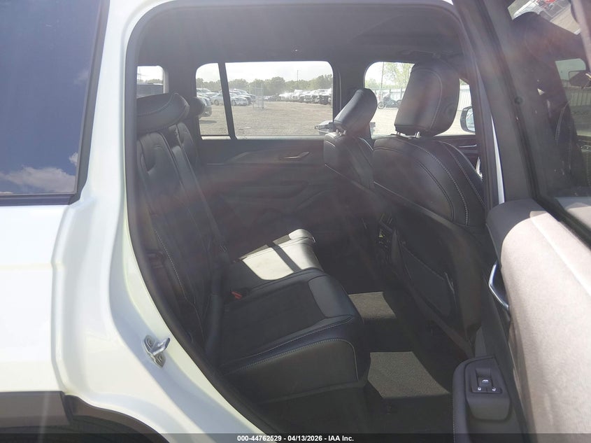 2025 Jeep Grand cherokee VIN 1C4RJGAG3S8775177 IAAI salvage auction — FRONT END, Wait Title, sold $14,200 on 2026-08-01 (photo 8)