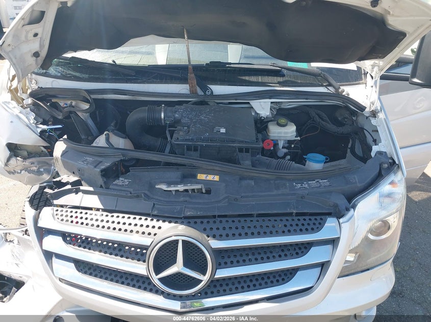 2017 Mercedes-benz Sprinter VIN WDAPF4CC7H9713613 IAAI salvage auction — RIGHT FRONT, Salvage (California), sold $33,875 on 2026-07-20 (photo 9)