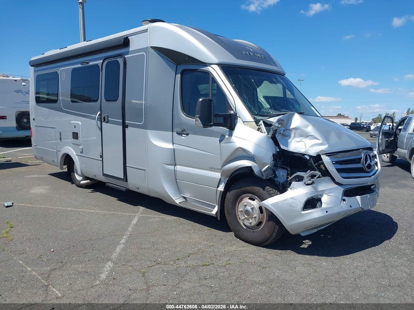 2017 Mercedes-benz Sprinter VIN WDAPF4CC7H9713613 IAAI salvage auction — RIGHT FRONT, Salvage (California), sold $33,875 on 2026-07-20 (photo 1)