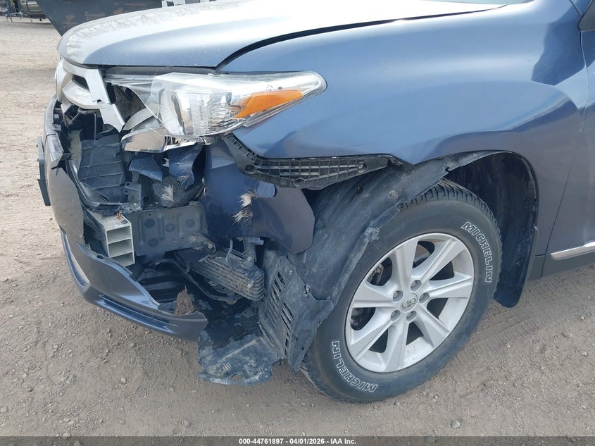 2013 Toyota Highlander VIN 5TDBK3EH5DS221518 IAAI salvage auction — LEFT FRONT, Clear (Wyoming), sold $2,375 on 2026-07-22 (photo 6)