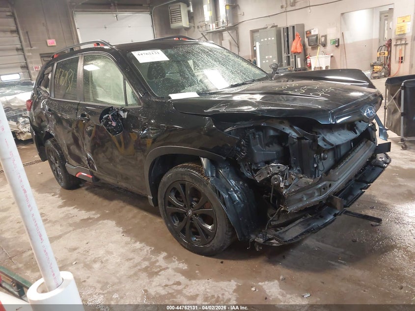 2020 Subaru Forester VIN JF2SKAMC1LH555124 IAAI salvage auction — FRONT & REAR, Wait Title, sold $900 on 2026-07-14 (photo 1)