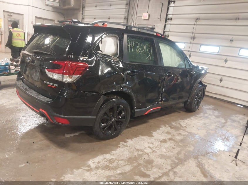 2020 Subaru Forester VIN JF2SKAMC1LH555124 IAAI salvage auction — FRONT & REAR, Wait Title, sold $900 on 2026-07-14 (photo 4)