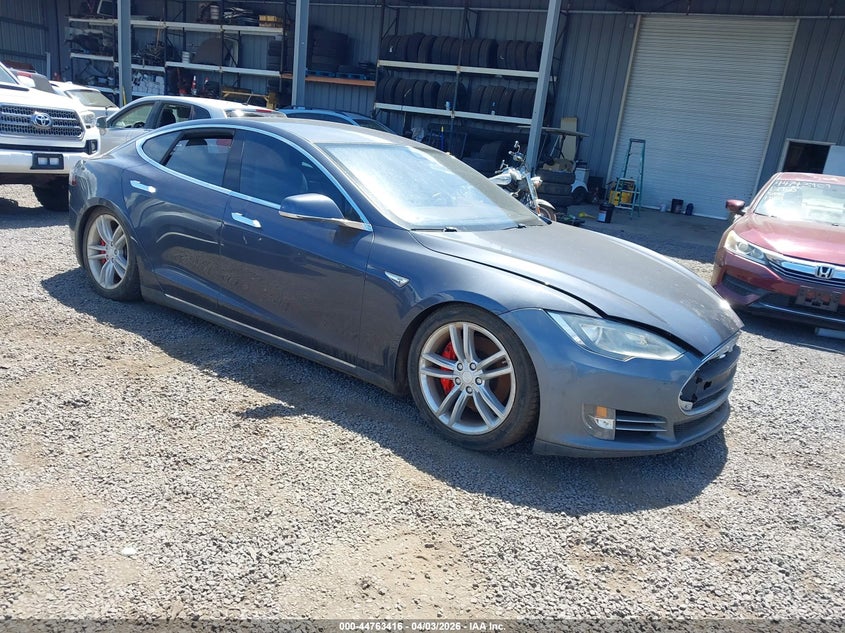 2015 Tesla Model s VIN 5YJSA1H45FF083955 IAAI salvage auction — FRESH WATER, Salvage (Hawaii), sold $800 on 2026-07-14 (photo 1)