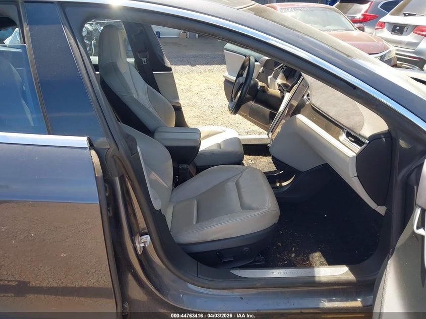 2015 Tesla Model s VIN 5YJSA1H45FF083955 IAAI salvage auction — FRESH WATER, Salvage (Hawaii), sold $800 on 2026-07-14 (photo 5)