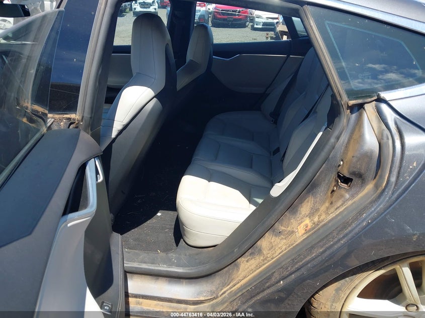 2015 Tesla Model s VIN 5YJSA1H45FF083955 IAAI salvage auction — FRESH WATER, Salvage (Hawaii), sold $800 on 2026-07-14 (photo 8)