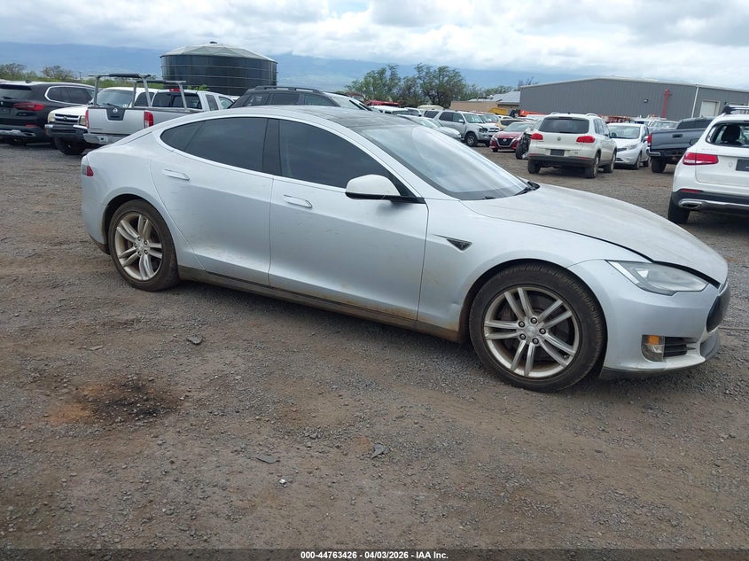 2013 Tesla Model s VIN 5YJSA1AC8DFP10890 IAAI salvage auction — FRESH WATER, Salvage (Hawaii), sold $1,050 on 2026-07-07 (photo 1)