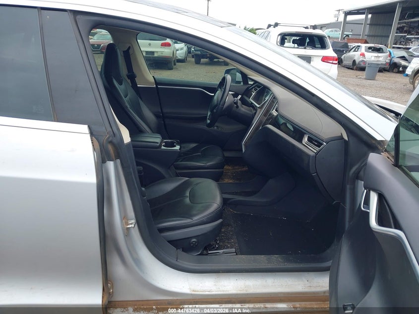 2013 Tesla Model s VIN 5YJSA1AC8DFP10890 IAAI salvage auction — FRESH WATER, Salvage (Hawaii), sold $1,050 on 2026-07-07 (photo 5)