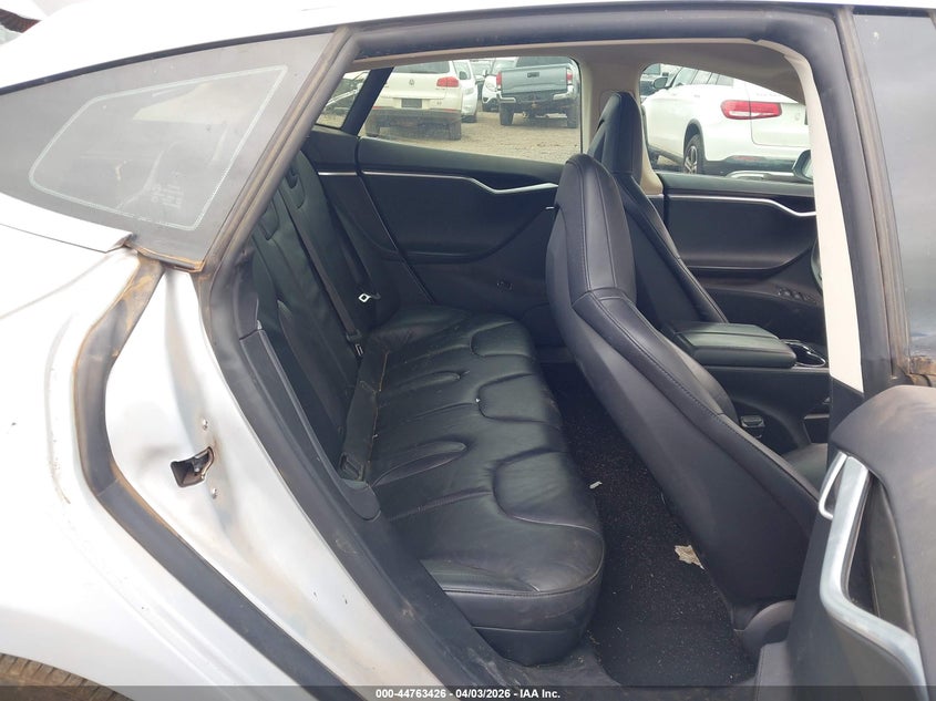 2013 Tesla Model s VIN 5YJSA1AC8DFP10890 IAAI salvage auction — FRESH WATER, Salvage (Hawaii), sold $1,050 on 2026-07-07 (photo 8)
