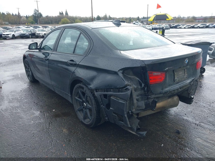 2014 BMW 3er VIN WBA3B5C56EP539424 IAAI salvage auction — REAR END, Wait Title, sold $25 on 2026-07-30 (photo 3)