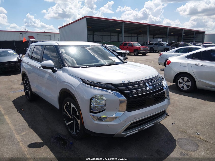 2024 Mitsubishi Outlander VIN JA4J3VA8XRZ066670 IAAI salvage auction — LEFT FRONT, Wait Title, sold $7,900 on 2026-07-29 (photo 1)