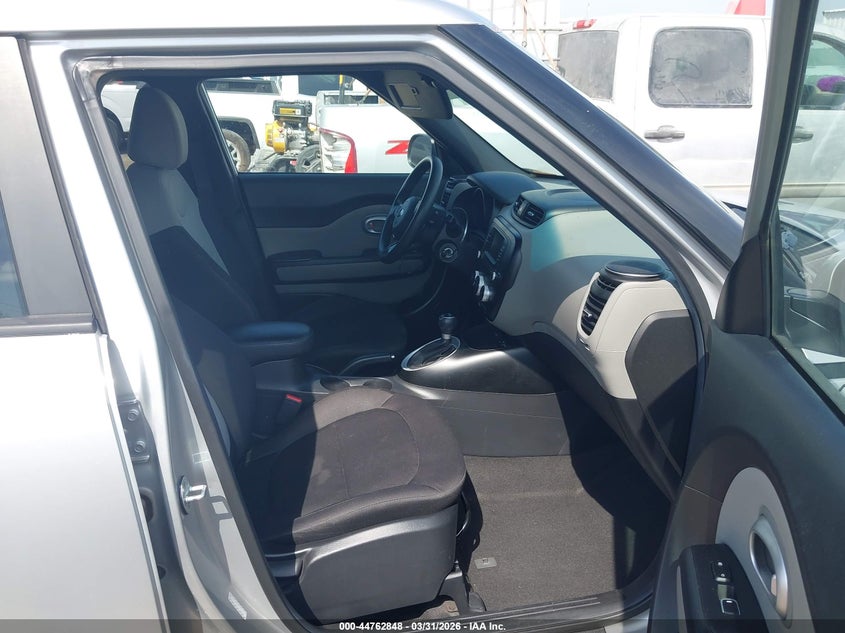 2017 Kia Soul VIN KNDJN2A27H7422383 IAAI salvage auction — HAIL, Clear (Oklahoma), sold $2,800 on 2026-07-29 (photo 5)