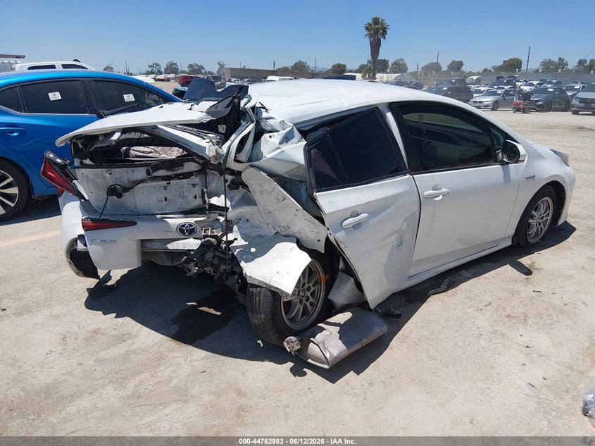 2021 Toyota Prius VIN JTDKAMFU9M3142312 IAAI salvage auction — UNKNOWN, Salvage (California), sold $2,600 on 2026-07-08 (photo 4)
