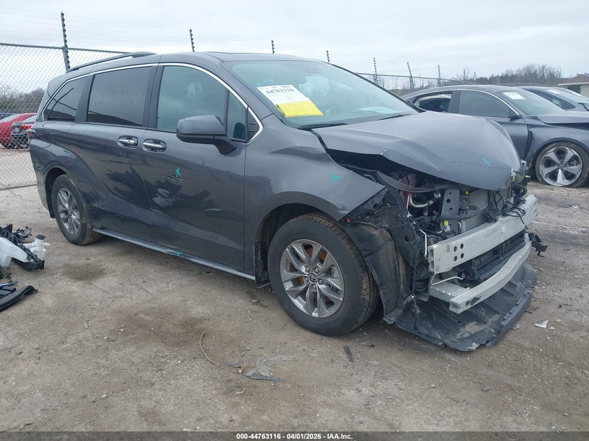 2025 Toyota Sienna VIN 5TDYSKFC4SS208747 IAAI salvage auction — FRONT END, Wait Title, sold $14,500 on 2026-07-31 (photo 1)